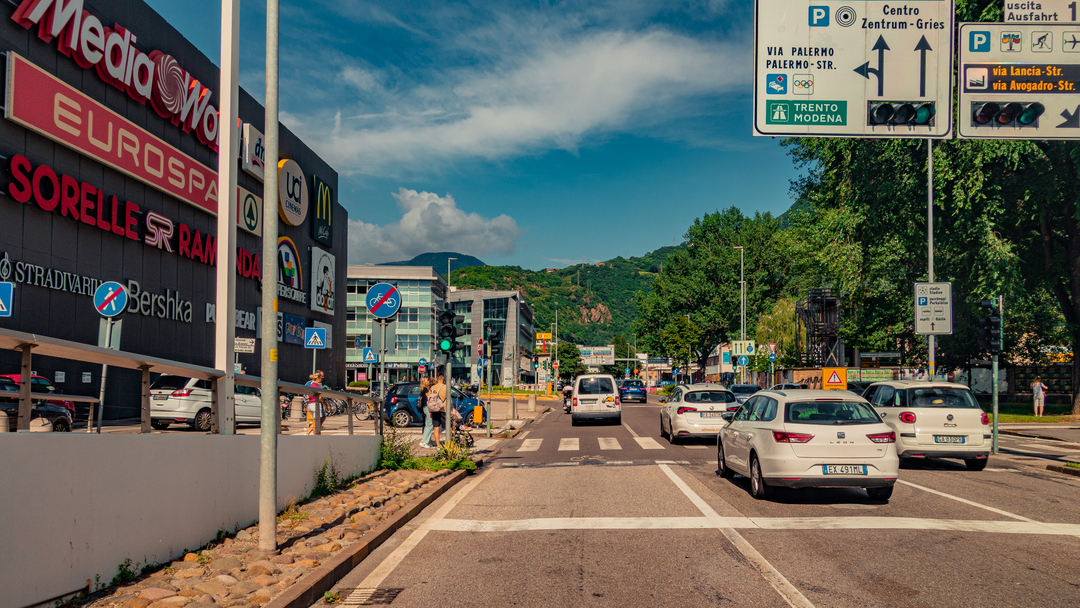 綠蔭山城中的現代交響：博爾札諾的午後時光